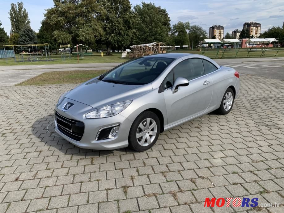 2011' Peugeot 308 photo #1