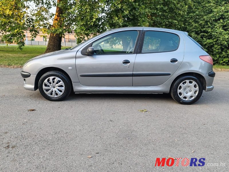 2003' Peugeot 206 photo #2