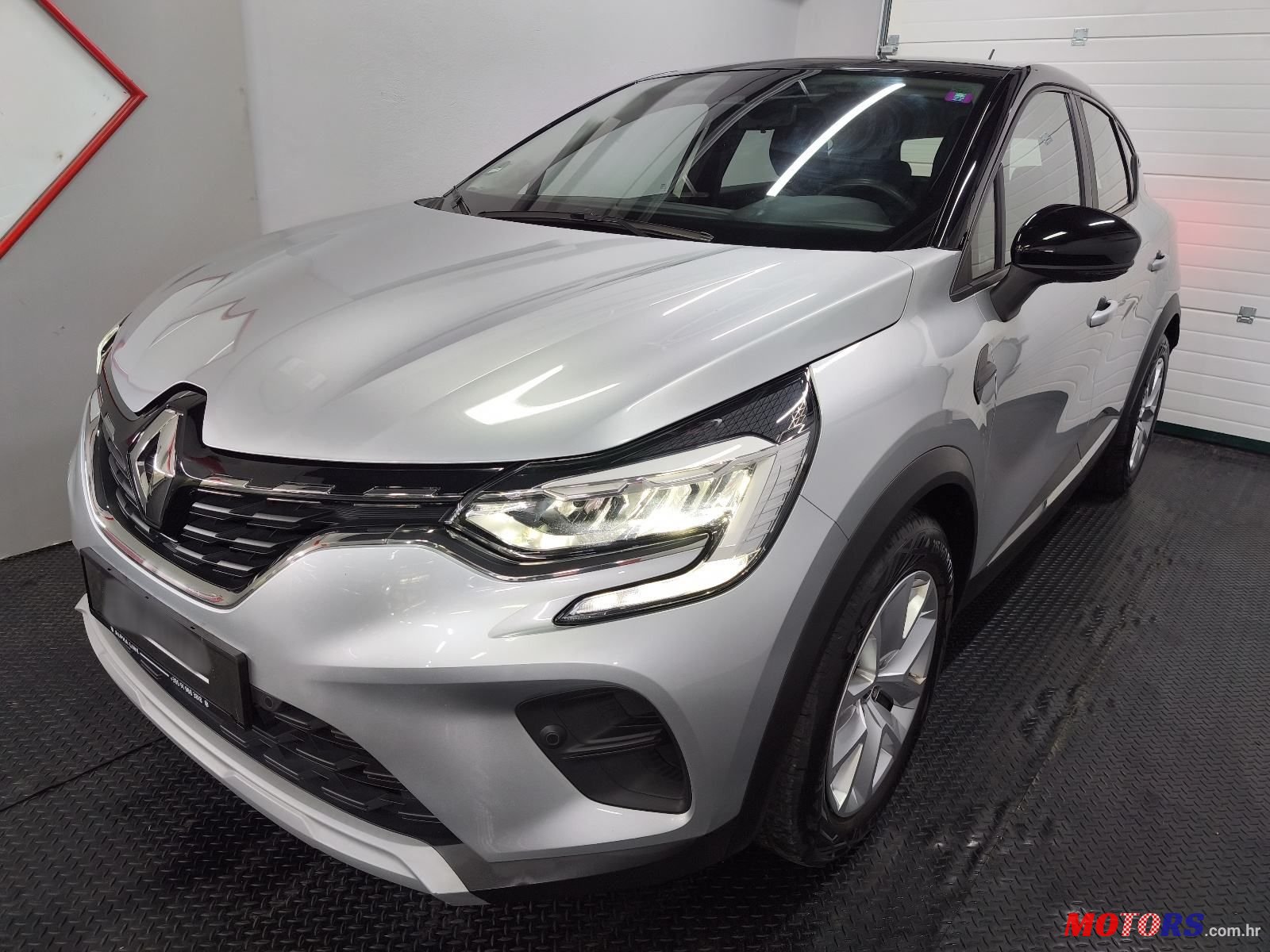 2020' Renault Captur Tce photo #4