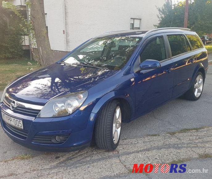 2005' Opel Astra Karavan photo #2