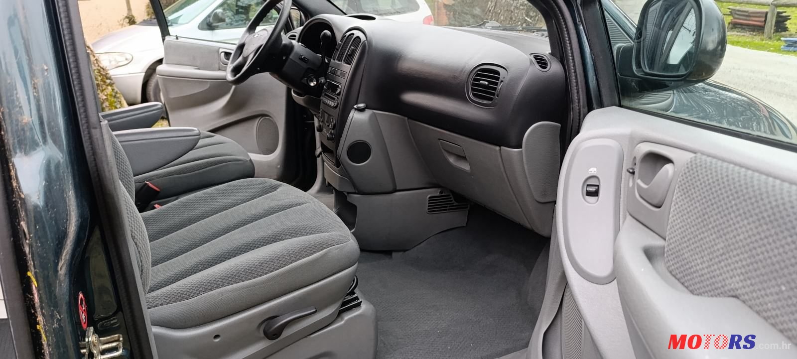 2005' Chrysler Grand Voyager 2.8 Crd photo #2