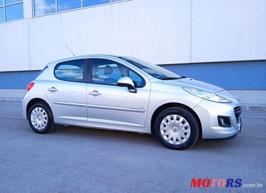 2011' Peugeot 207 1,6 Hdi photo #1