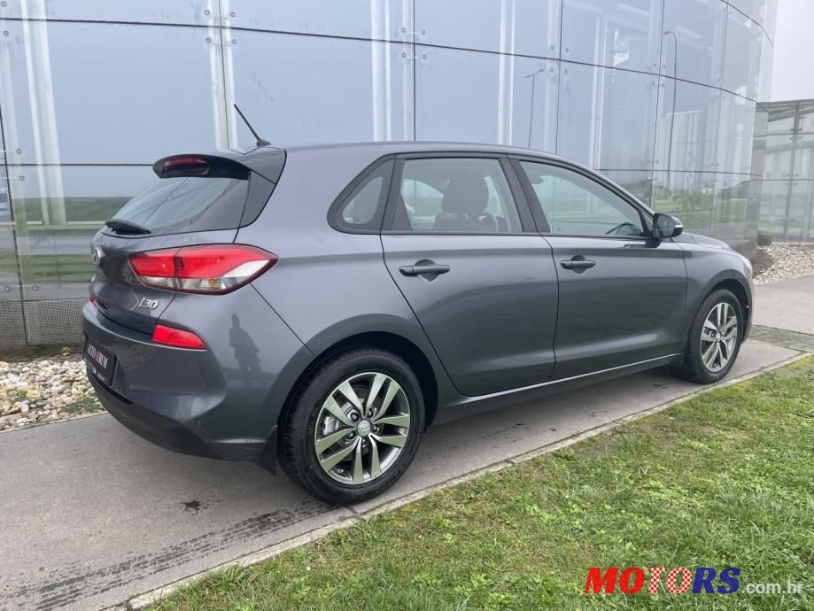 2018' Hyundai i30 1.6 Crdi photo #6