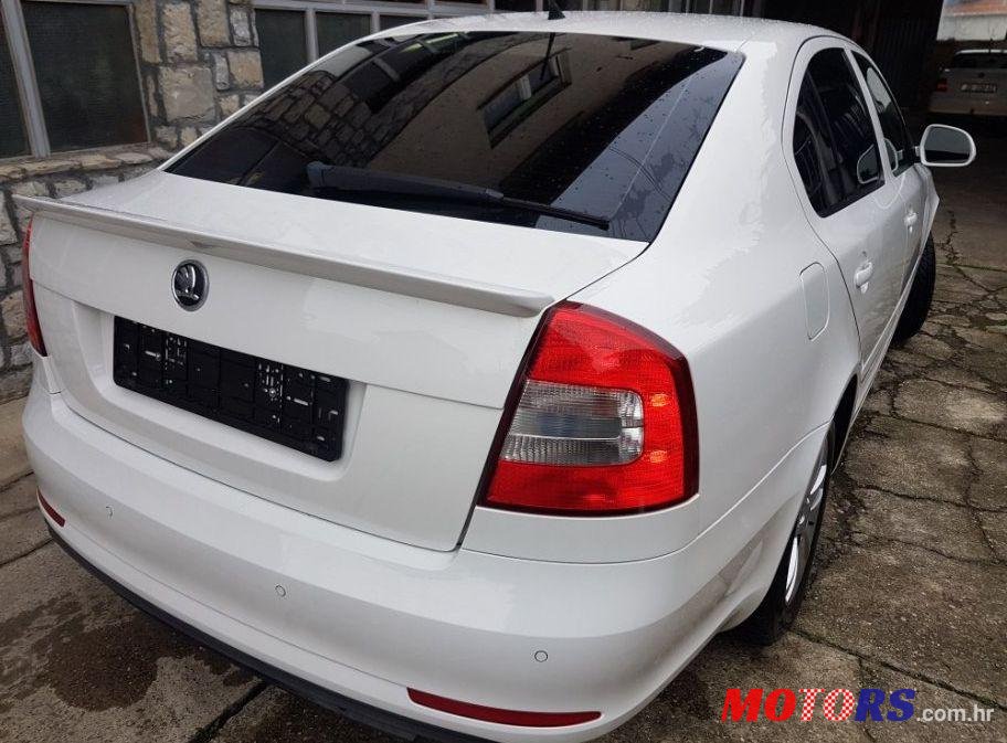2009' Skoda Octavia 1.6 Tdi Rs photo #2