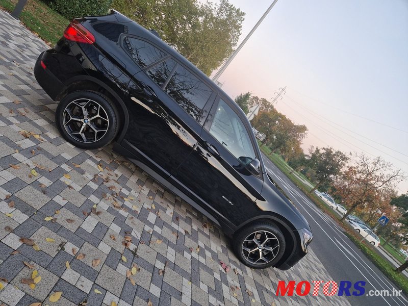 2017' BMW X1 18D photo #6
