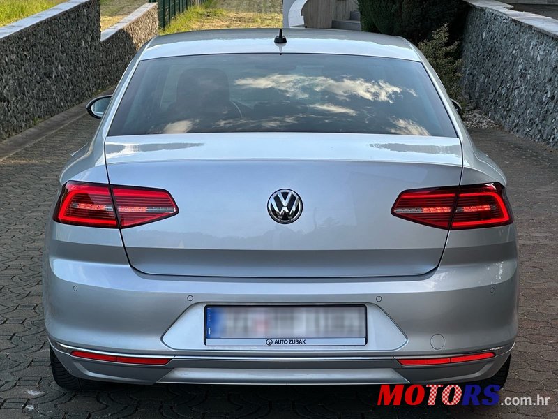 2018' Volkswagen Passat photo #5