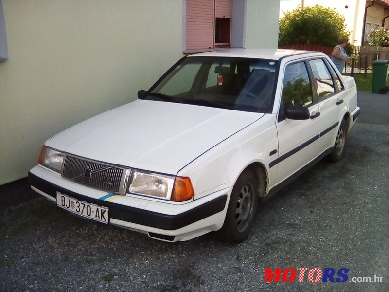 1991' Volvo 460 GL photo #1