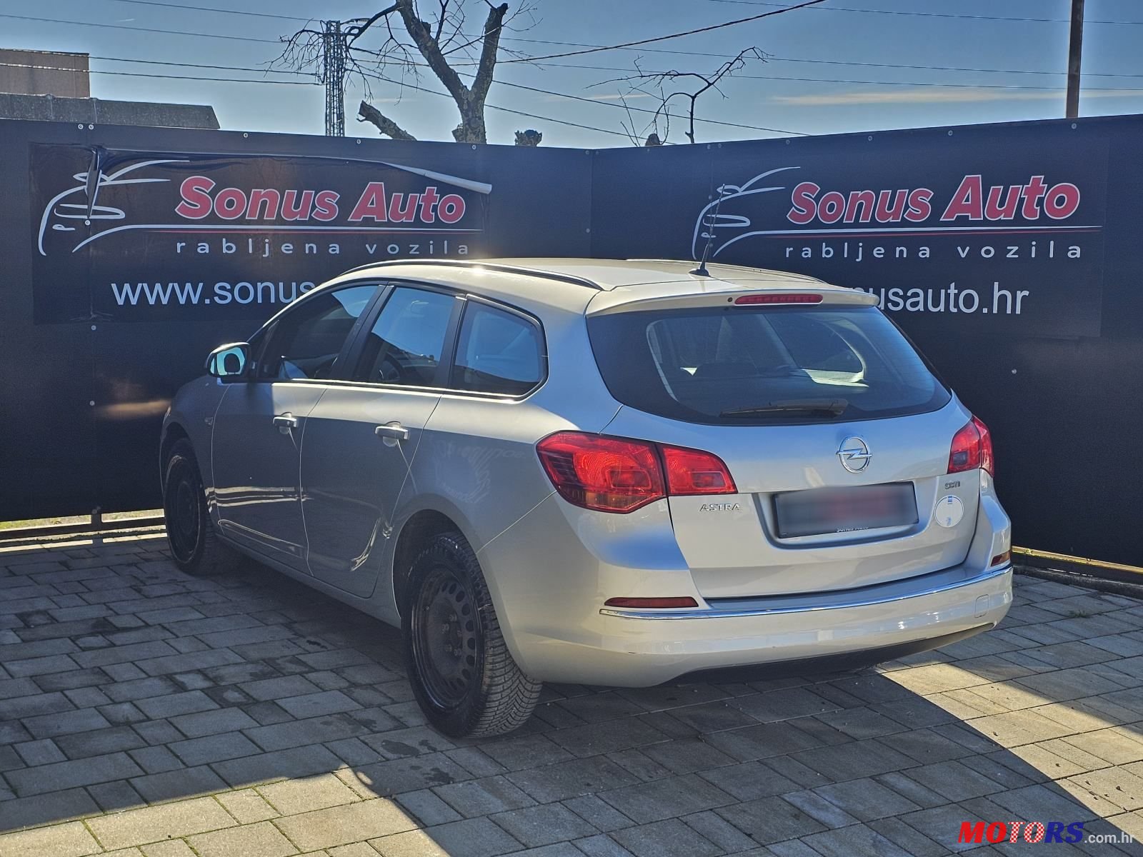 2015' Opel Astra Karavan photo #3