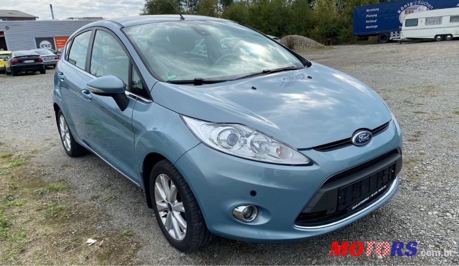 2010' Ford Fiesta Sport photo #2