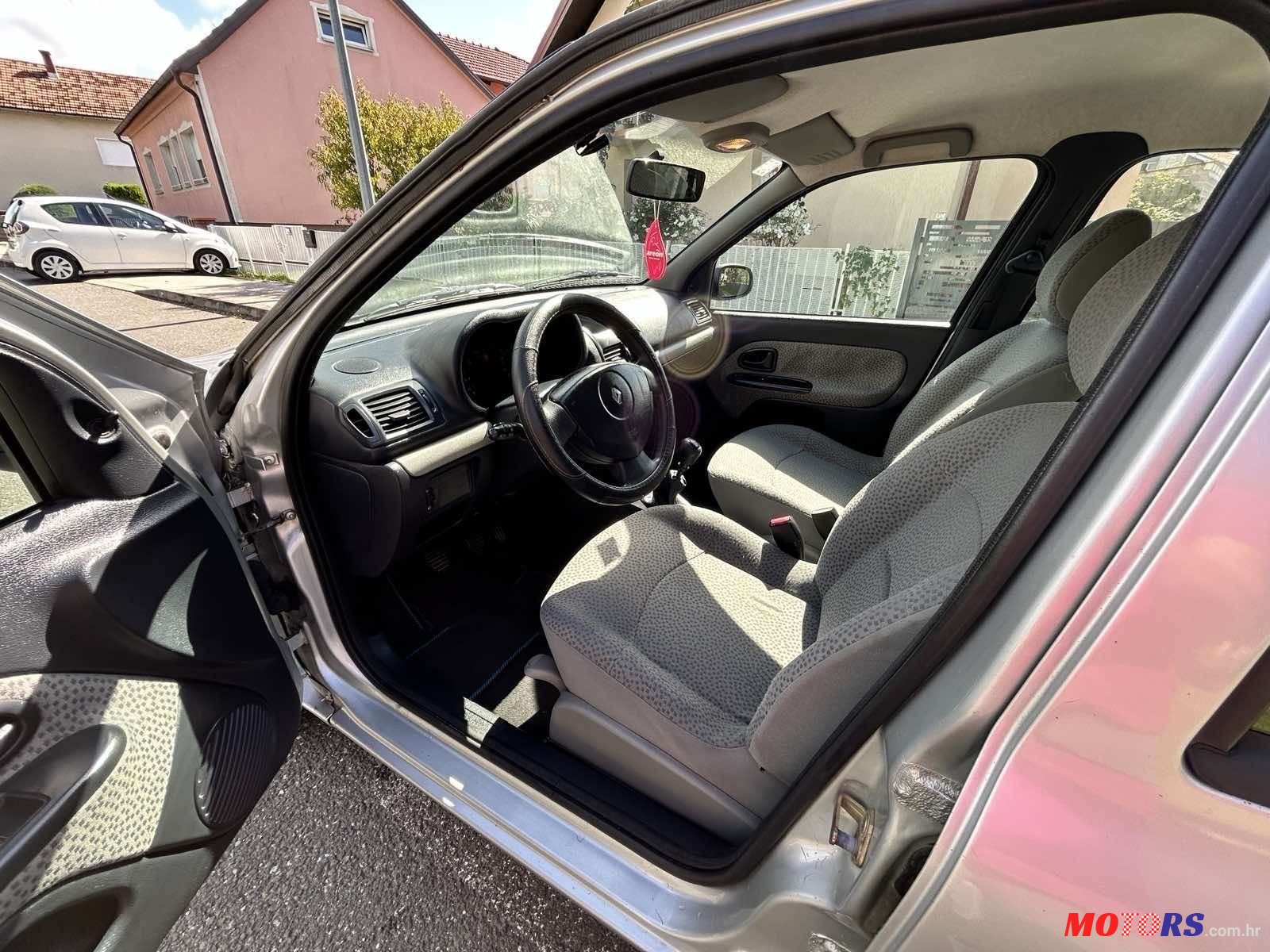 2006' Renault Clio 1,2 photo #6