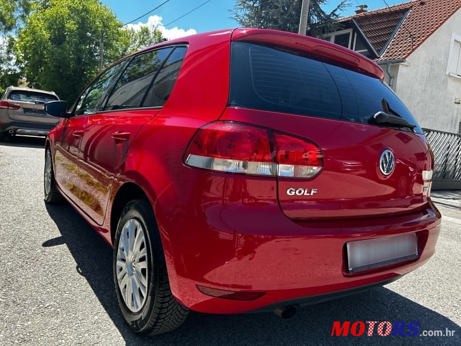 2010' Volkswagen Golf VI 1,6 Tdi photo #3