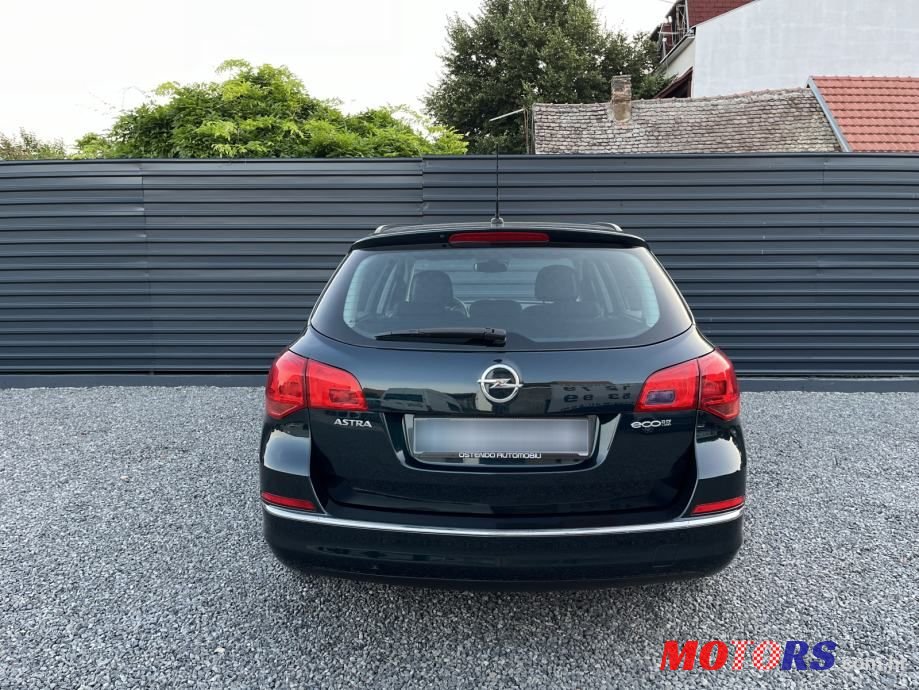 2015' Opel Astra Karavan photo #4