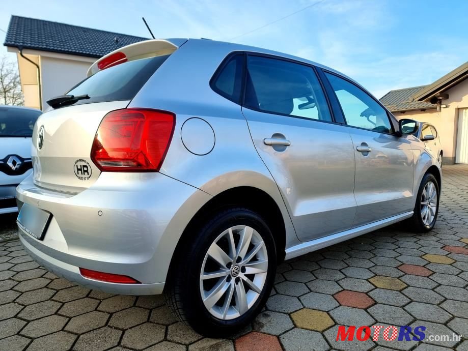 2015' Volkswagen Polo 1,0 photo #5