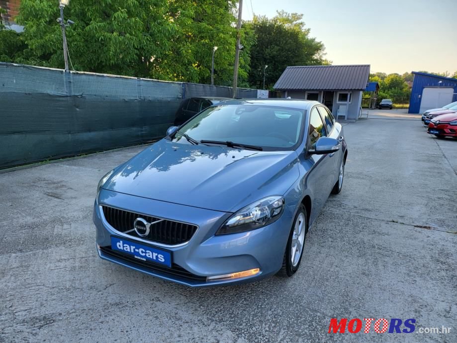 2017' Volvo V40 D2 photo #1