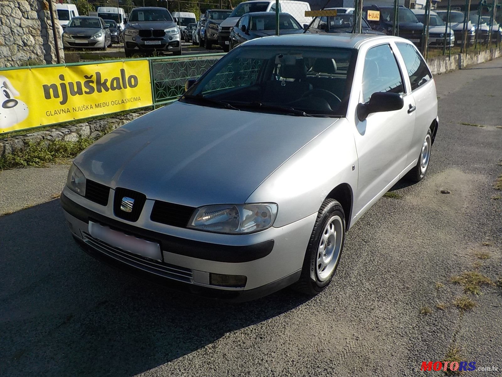 2001' SEAT Ibiza photo #1