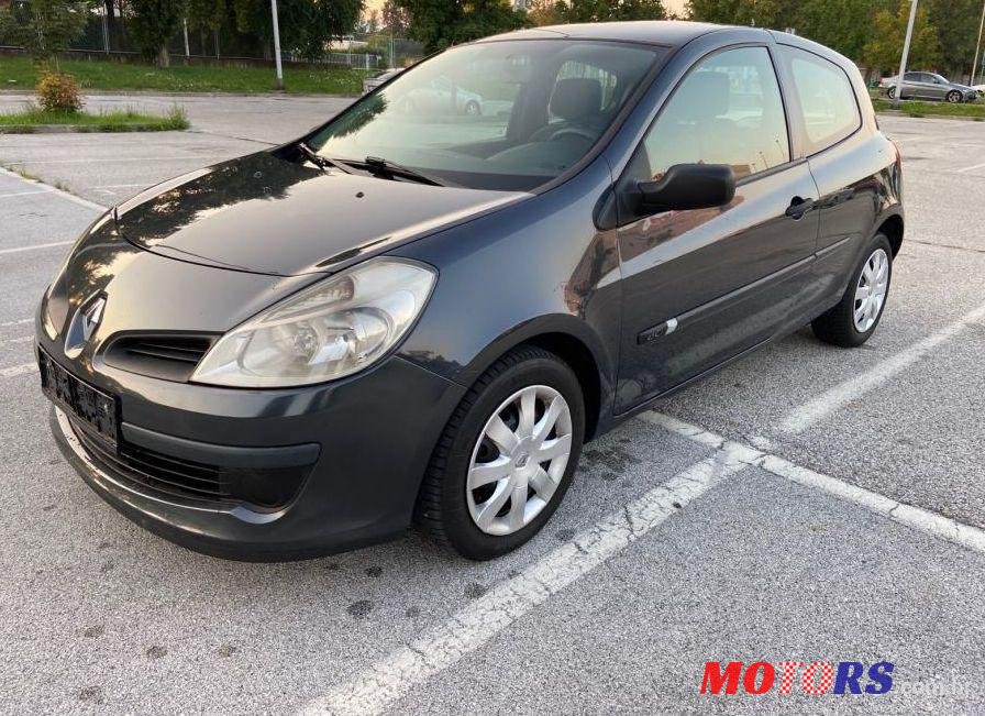 2005' Renault Clio 1,5 Dci photo #1