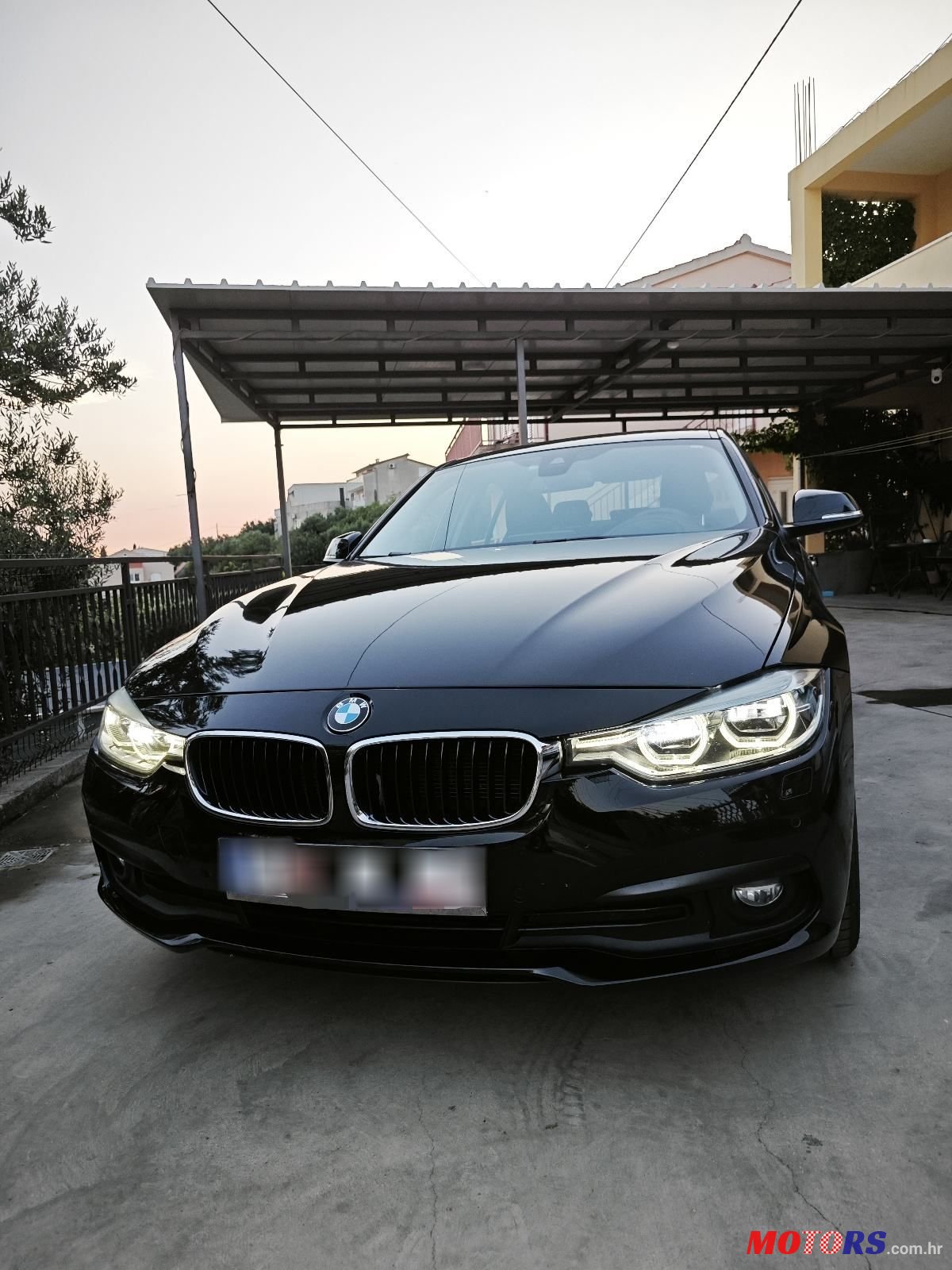 2016' BMW Serija 3 318D photo #2