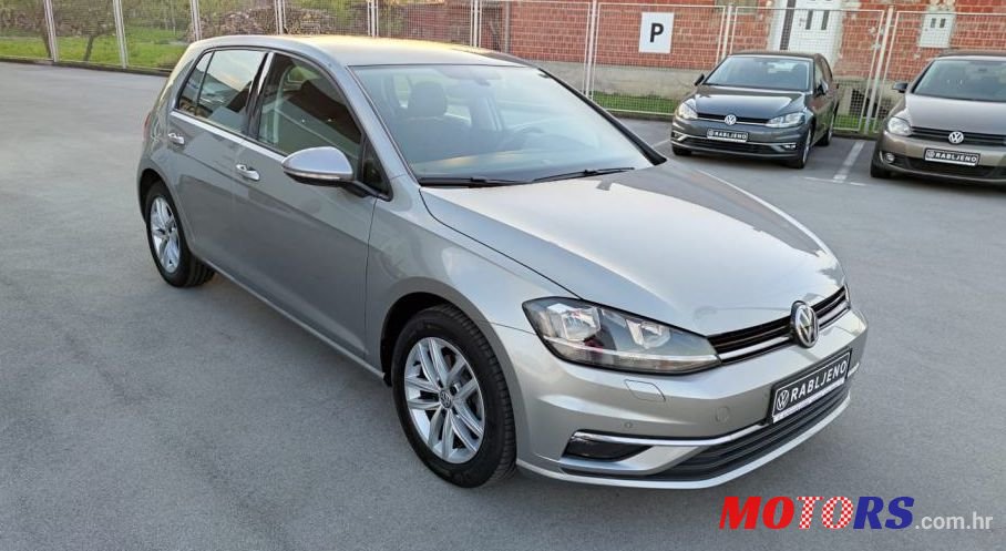 2017' Volkswagen Golf 7 1,6 Tdi Bmt photo #1