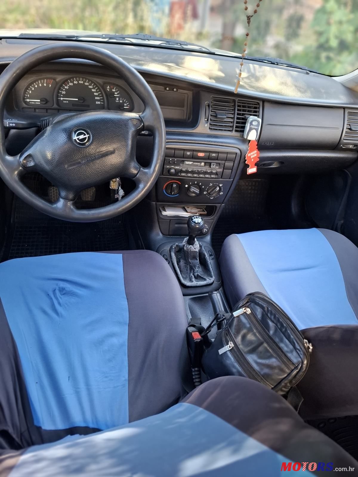 2000' Opel Vectra 1,6 I 16V photo #6