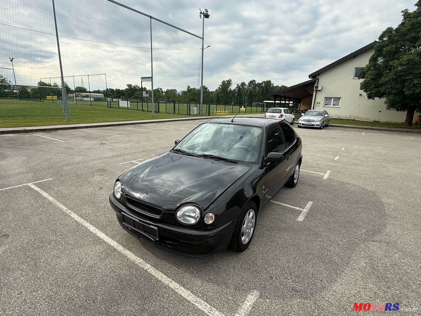 1998' Toyota Corolla 1.4 Benzin photo #1