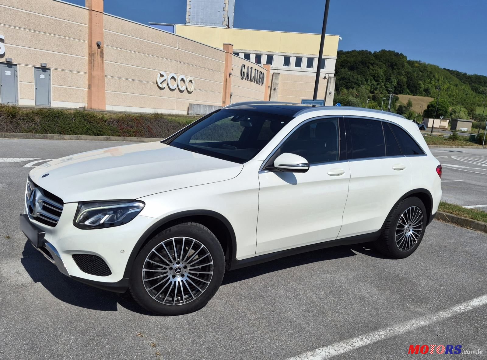 2016' Mercedes-Benz GLC 220 D photo #1
