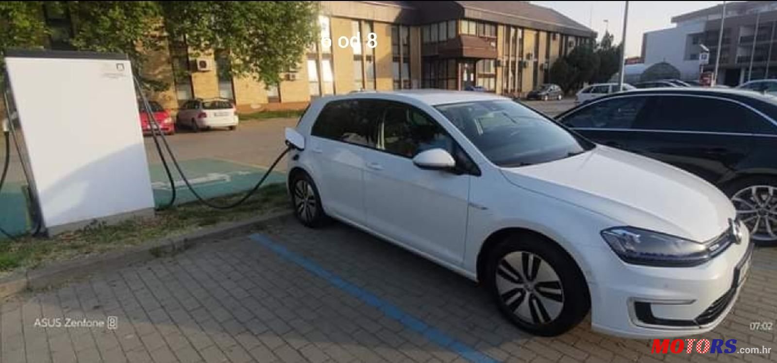 2015' Volkswagen Golf VII E-Golf photo #2