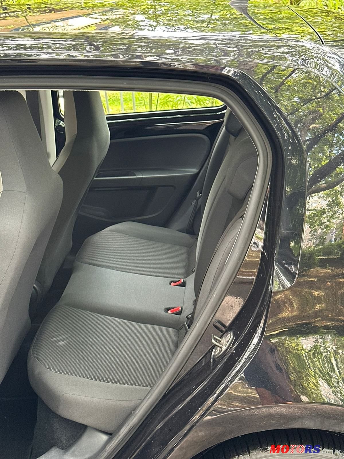 2013' Volkswagen Up! 1,0 Up! photo #5