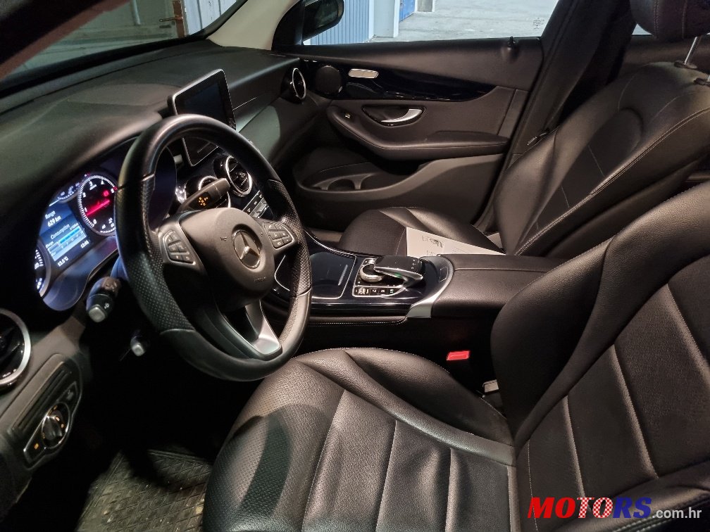 2015' Mercedes-Benz GLC 250 d 4Matic photo #4