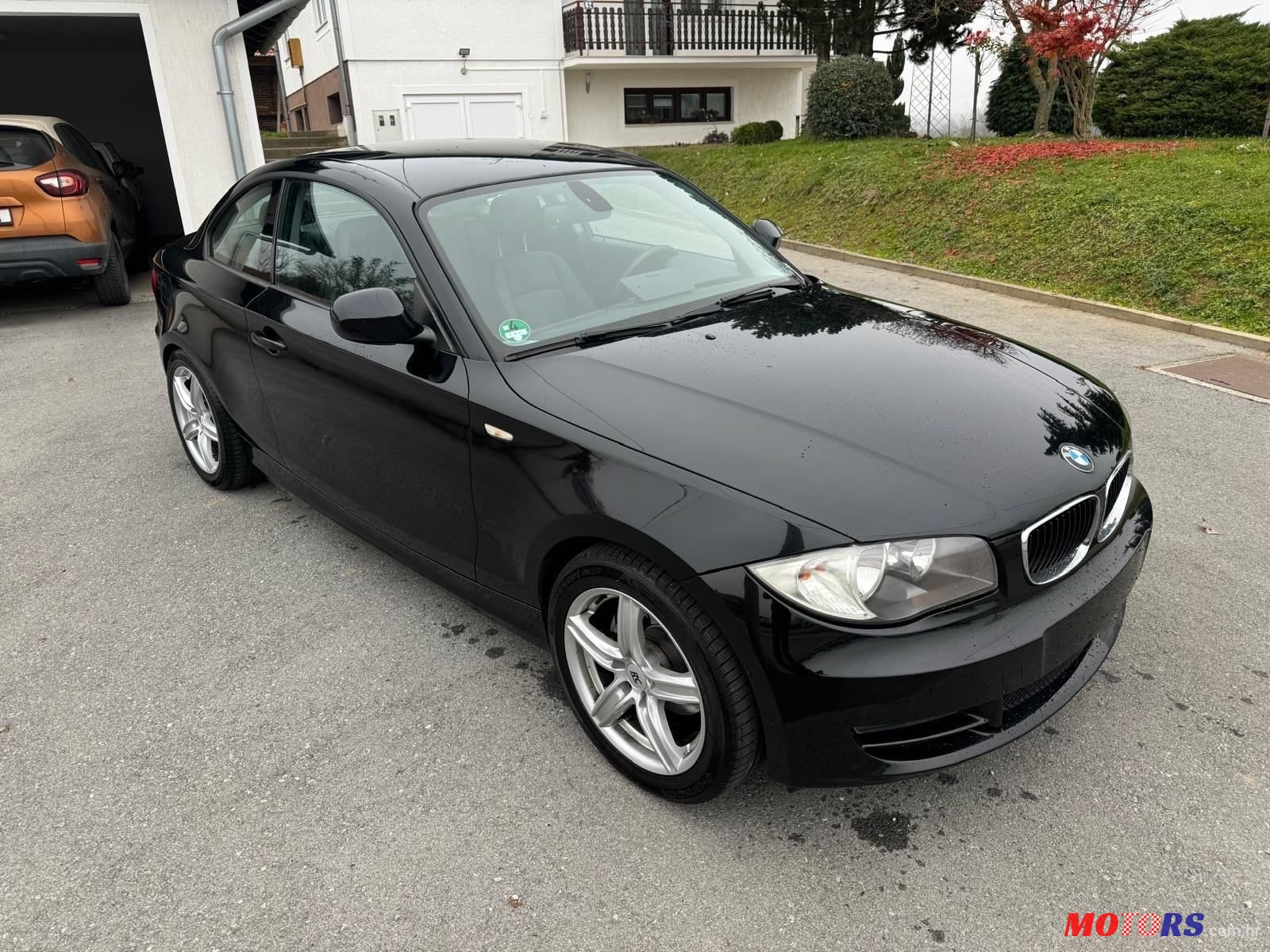 2010' BMW Serija 1 120I photo #1