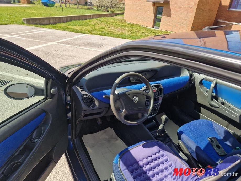 2002' Lancia Y 1,2 16V photo #2