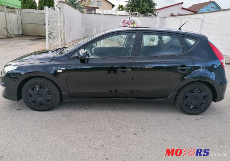 2010' Hyundai I30 1,6 Crdi photo #1