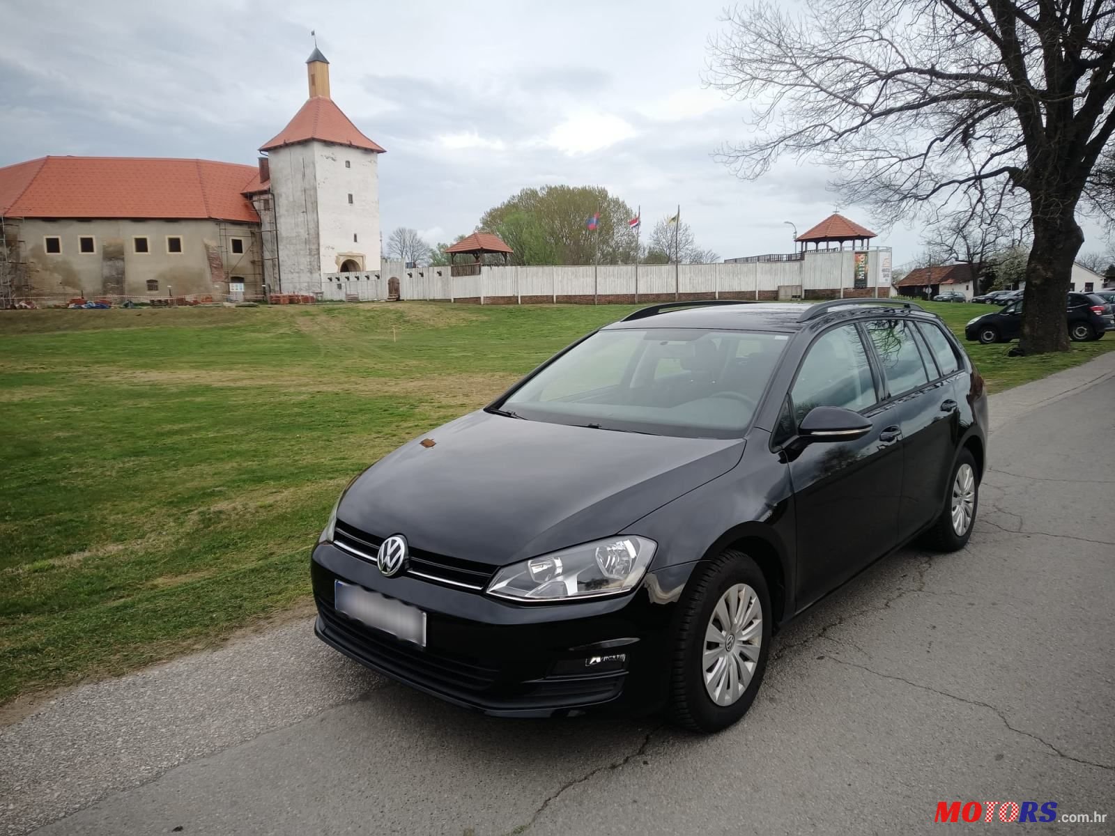 2014' Volkswagen Golf VII Variant photo #1
