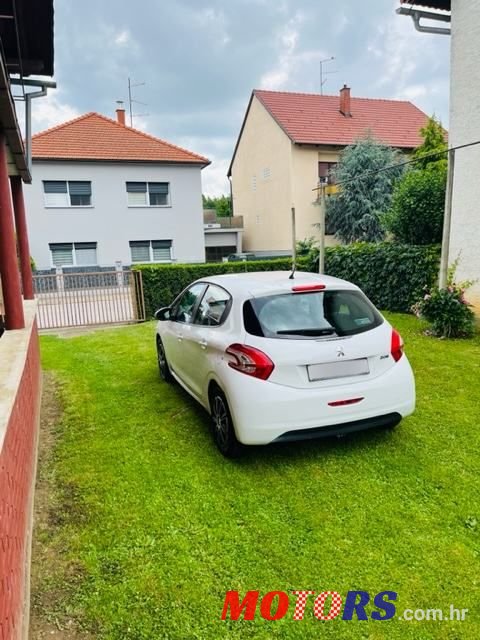 2013' Peugeot 208 photo #5