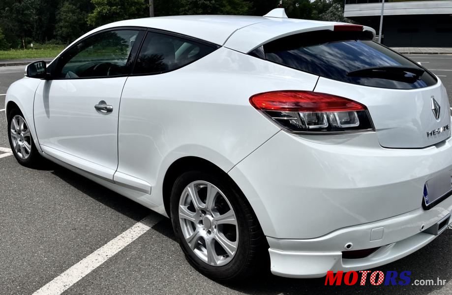 2010' Renault Megane Coupe 1,5 Dci photo #5