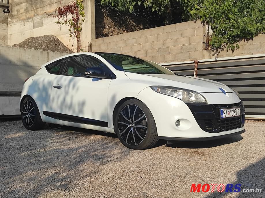 2009' Renault Megane photo #1