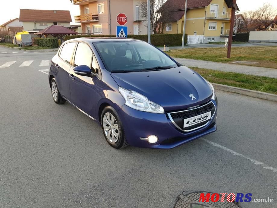 2011' Peugeot 208 1.4 photo #3