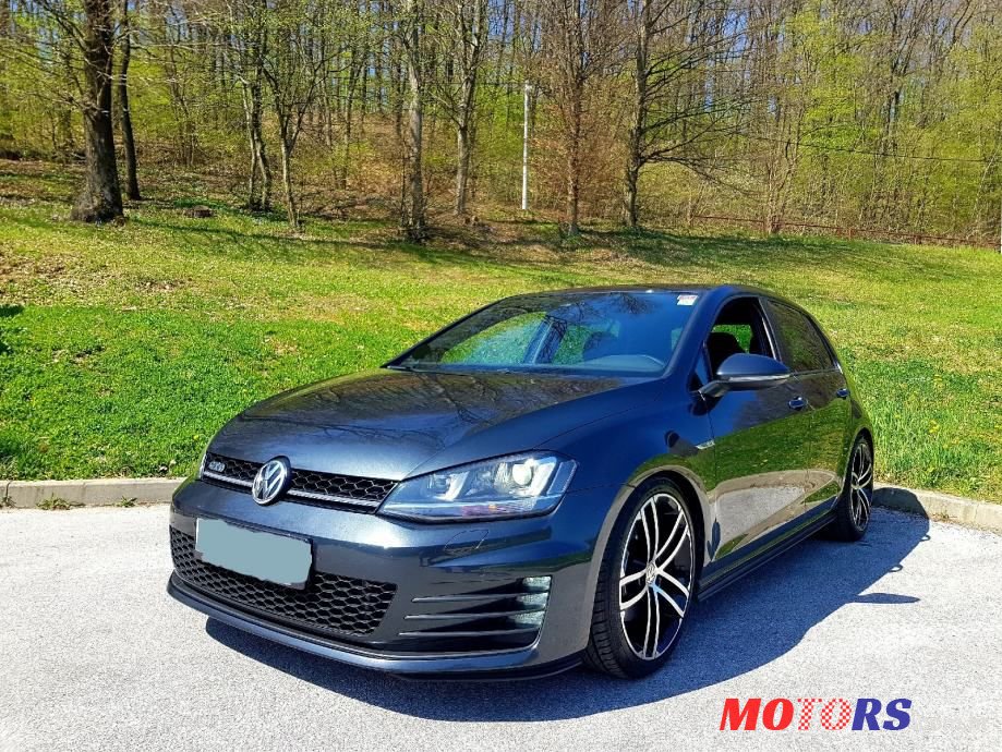 2013' Volkswagen Golf VII photo #2