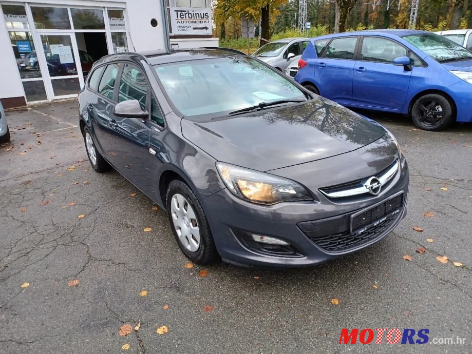 2015' Opel Astra Karavan photo #3