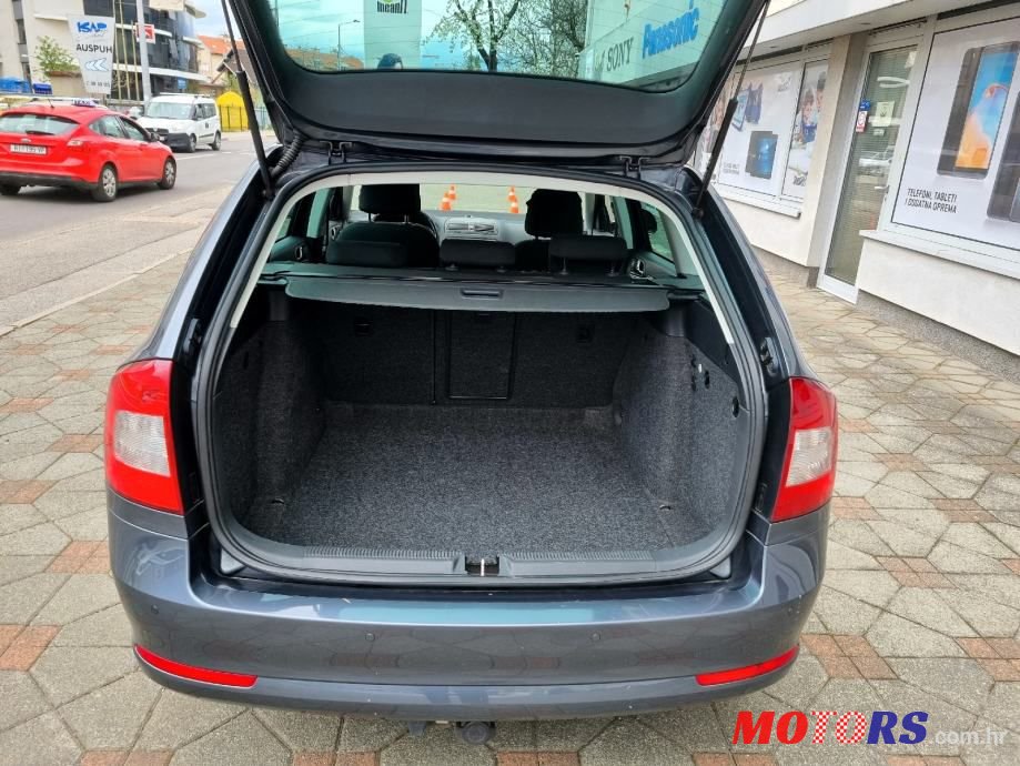 2012' Skoda Octavia Combi photo #6