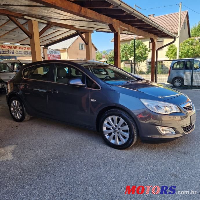 2012' Opel Astra 1,7 Cdti photo #2