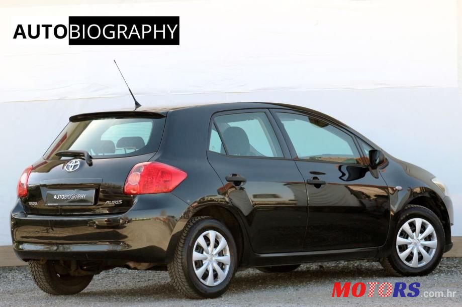 2007' Toyota Auris photo #6