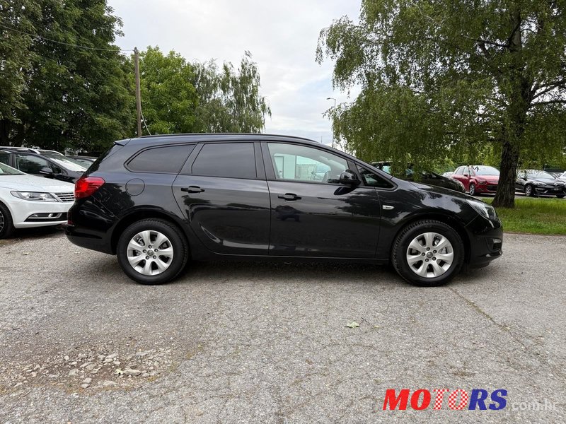 2016' Opel Astra Karavan photo #6