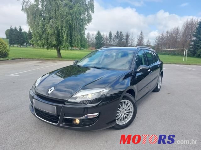 2012' Renault Laguna Grandtour photo #1