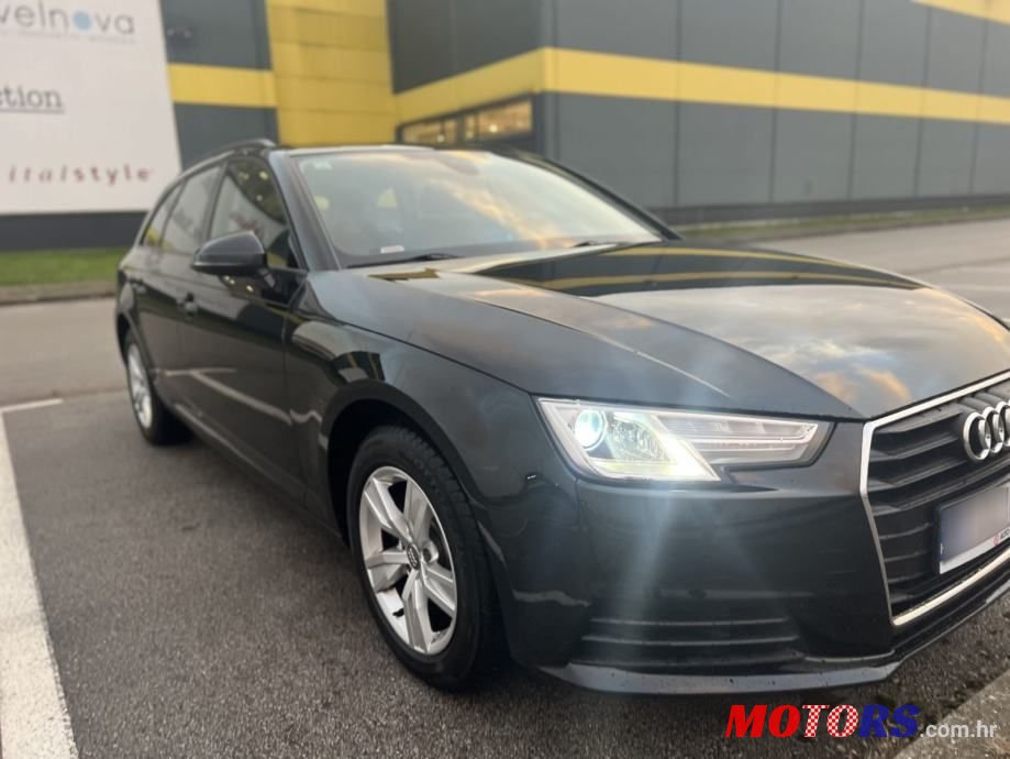 2018' Audi A4 Avant photo #2