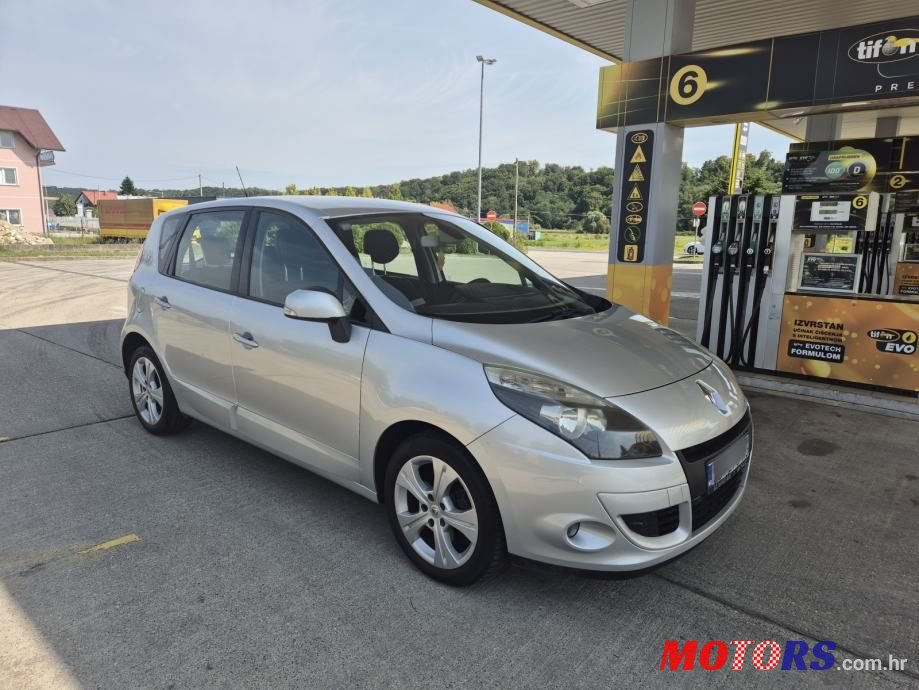 2011' Renault Scenic 1.6Dci photo #1
