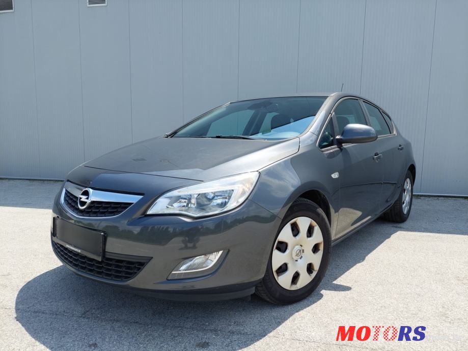 2011' Opel Astra 1,7 Cdti photo #1
