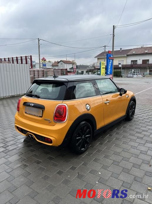 2015' MINI Cooper Sd photo #5