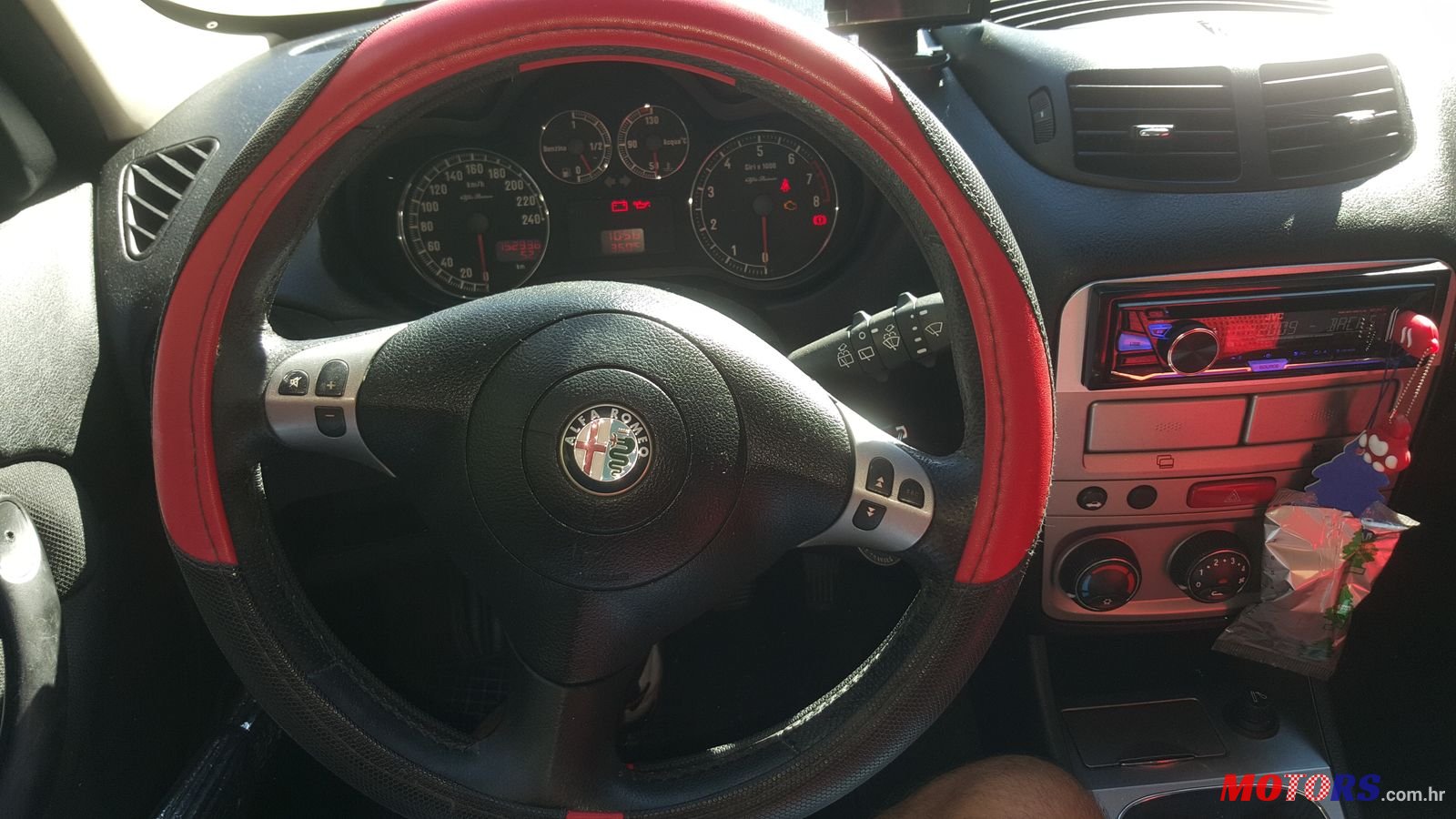 2007' Alfa Romeo 147 3 Door photo #3