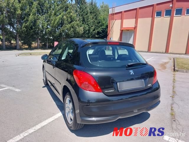 2009' Peugeot 207 photo #6