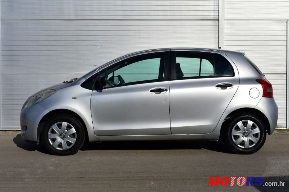 2006' Toyota Yaris 1,0 Vvt-I photo #2